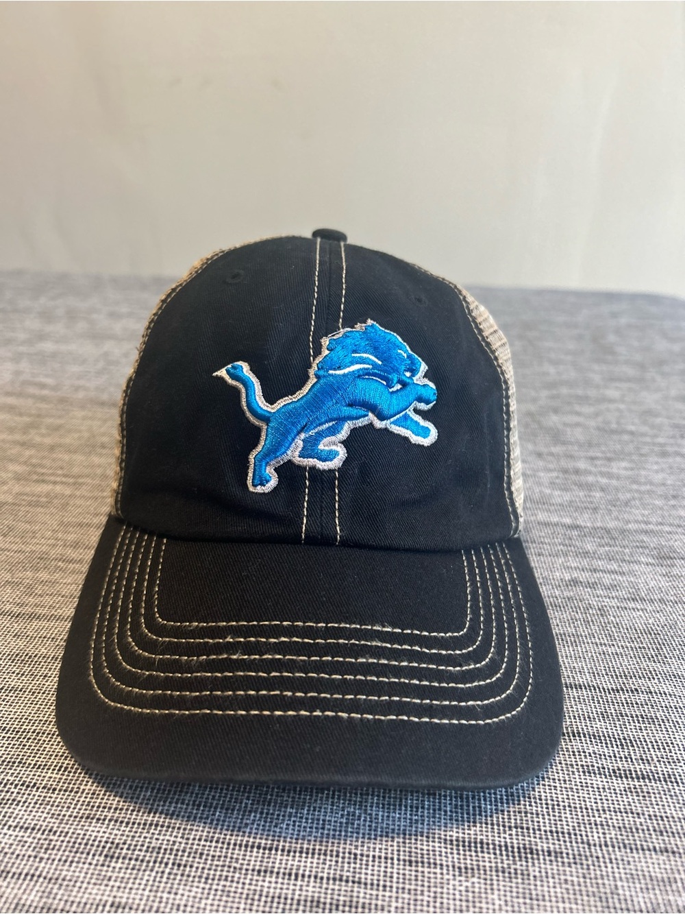 47 Brand Detroit Lions Trawler Clean Up Trucker Hat Black Tan NFL Blue Lion Embr